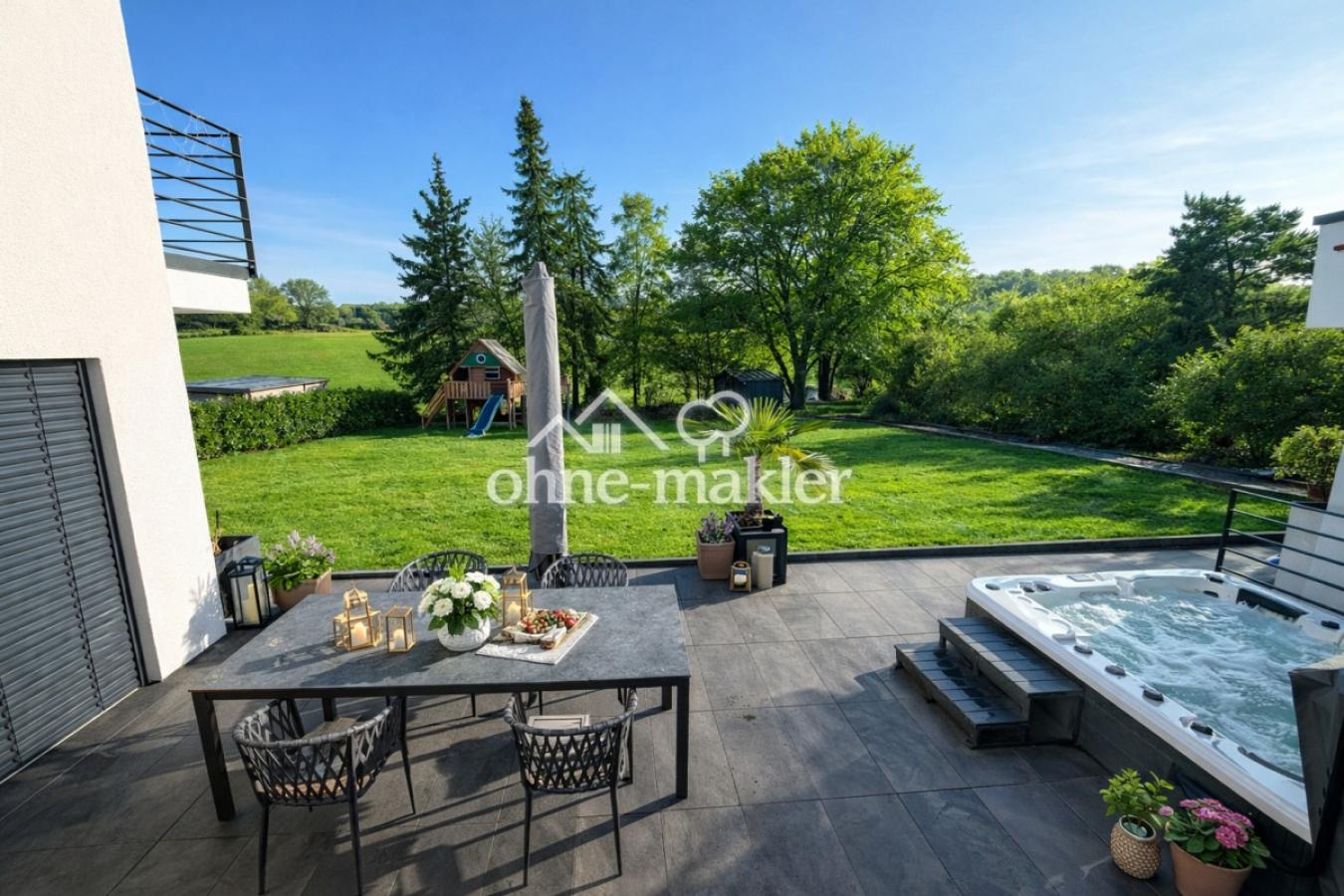Terrasse mit Whirlpool