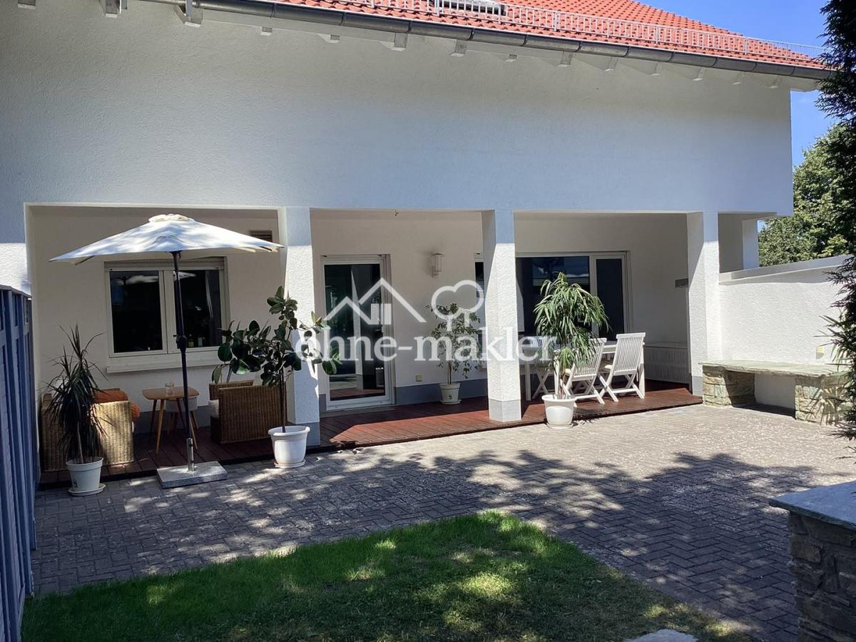 Großzügige Südterrasse