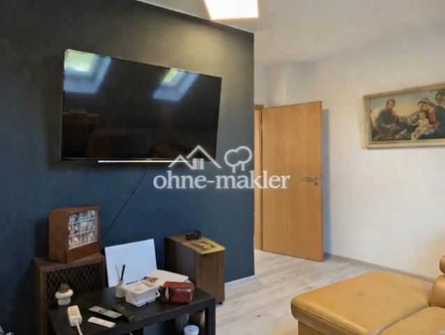 Altbau DG Zimmer 1_