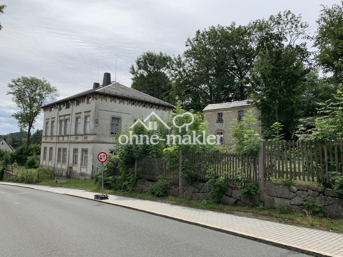 Villa mit Nebenhaus