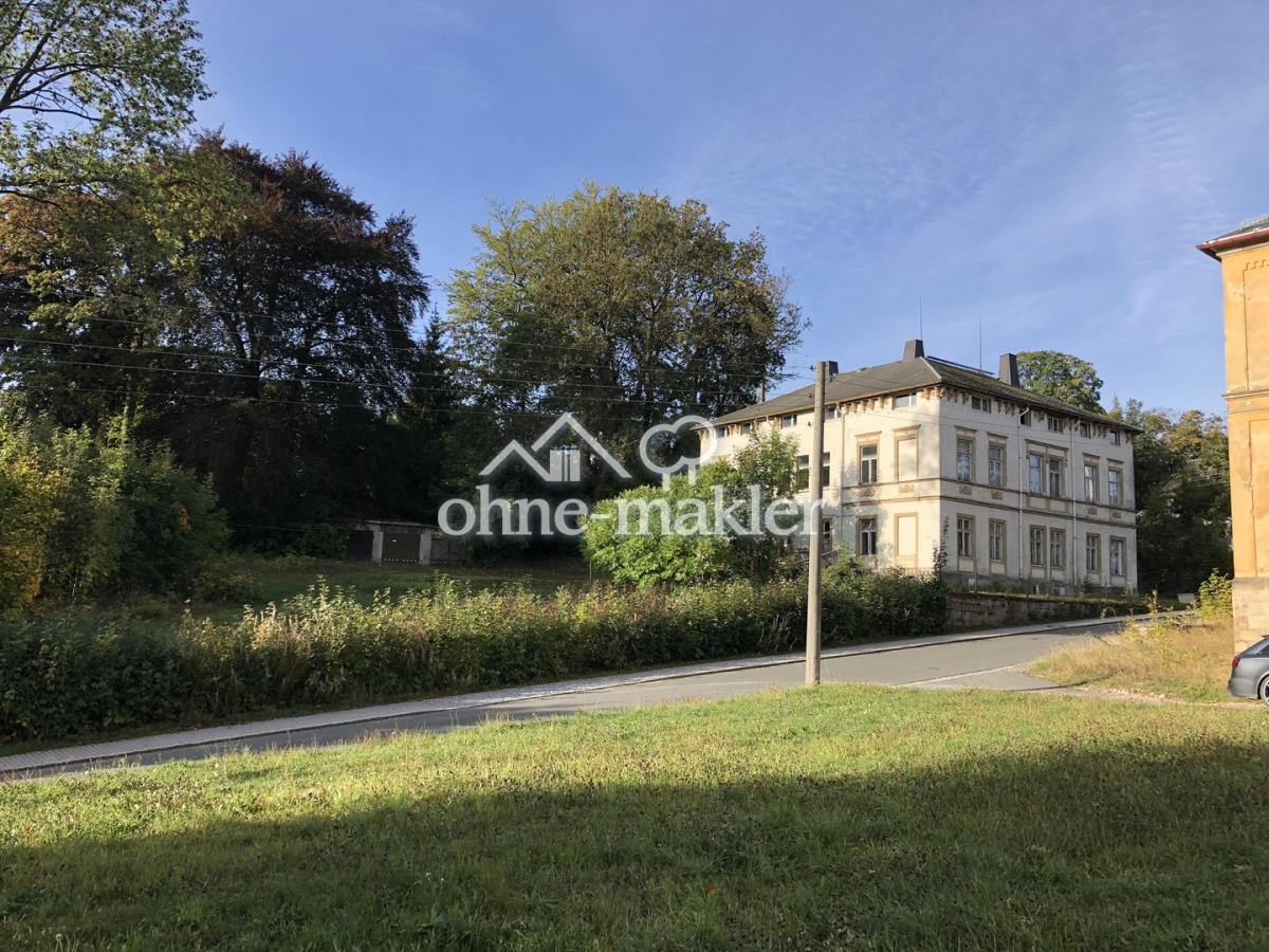 Villa mit Grundstück