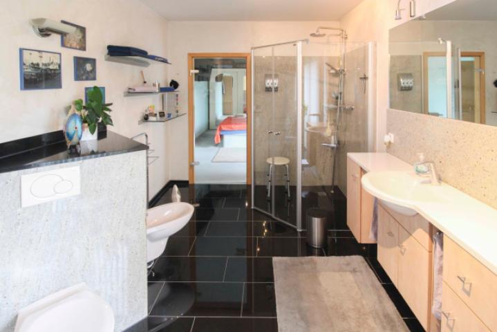 Badezimmer 2