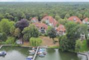 Luftbild Wiese und Bootshaus