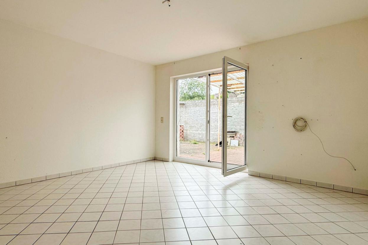 Schlafzimmer mit Zug. zur Terrasse