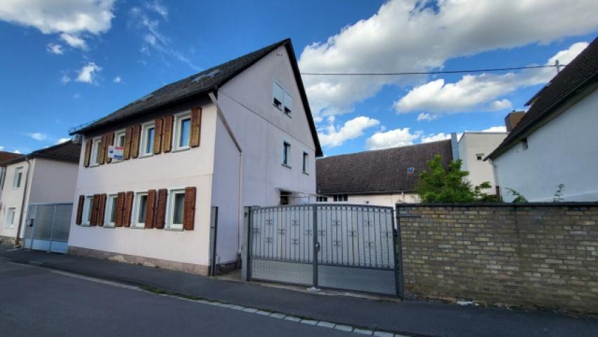 Straßenansicht