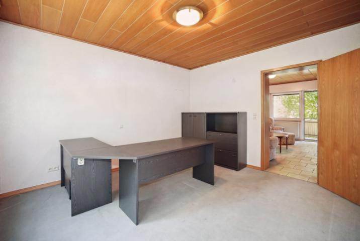 Büro EG