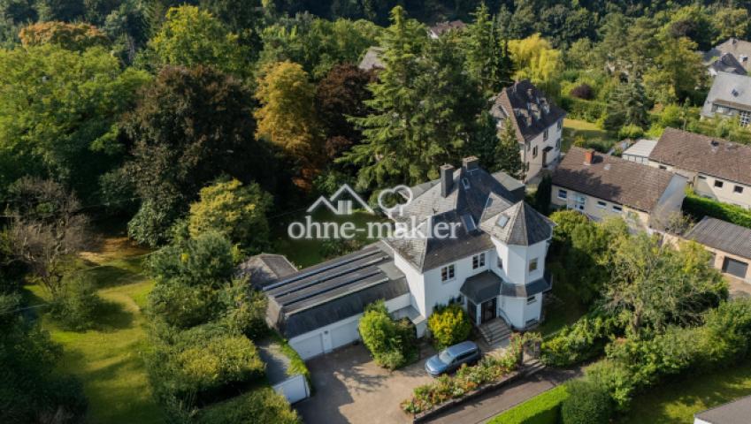 Villa mit großzügigem Garten