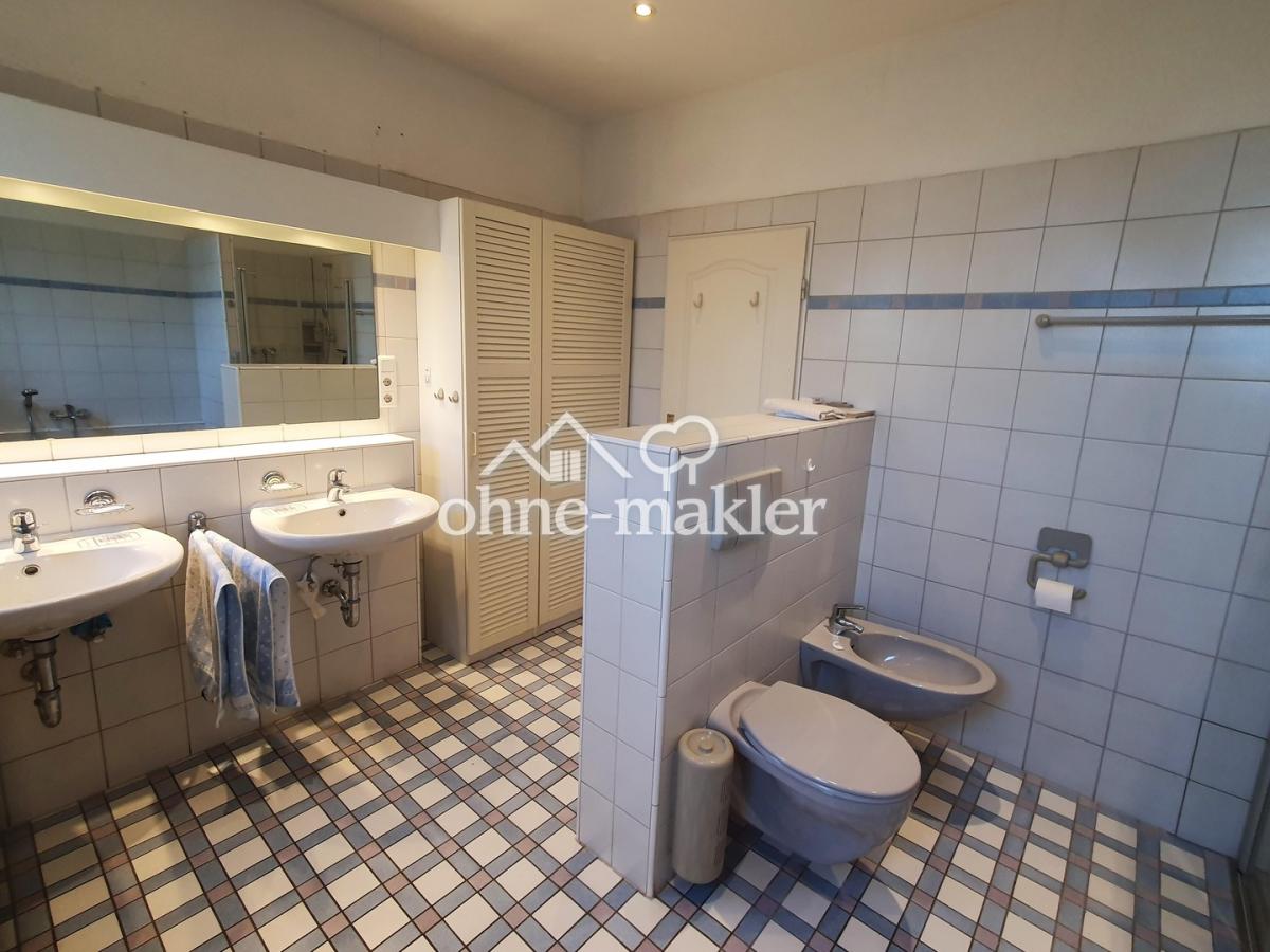 Badezimmer EG