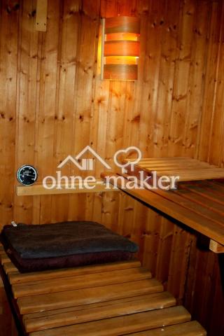Sauna mit Zugang zum Garten