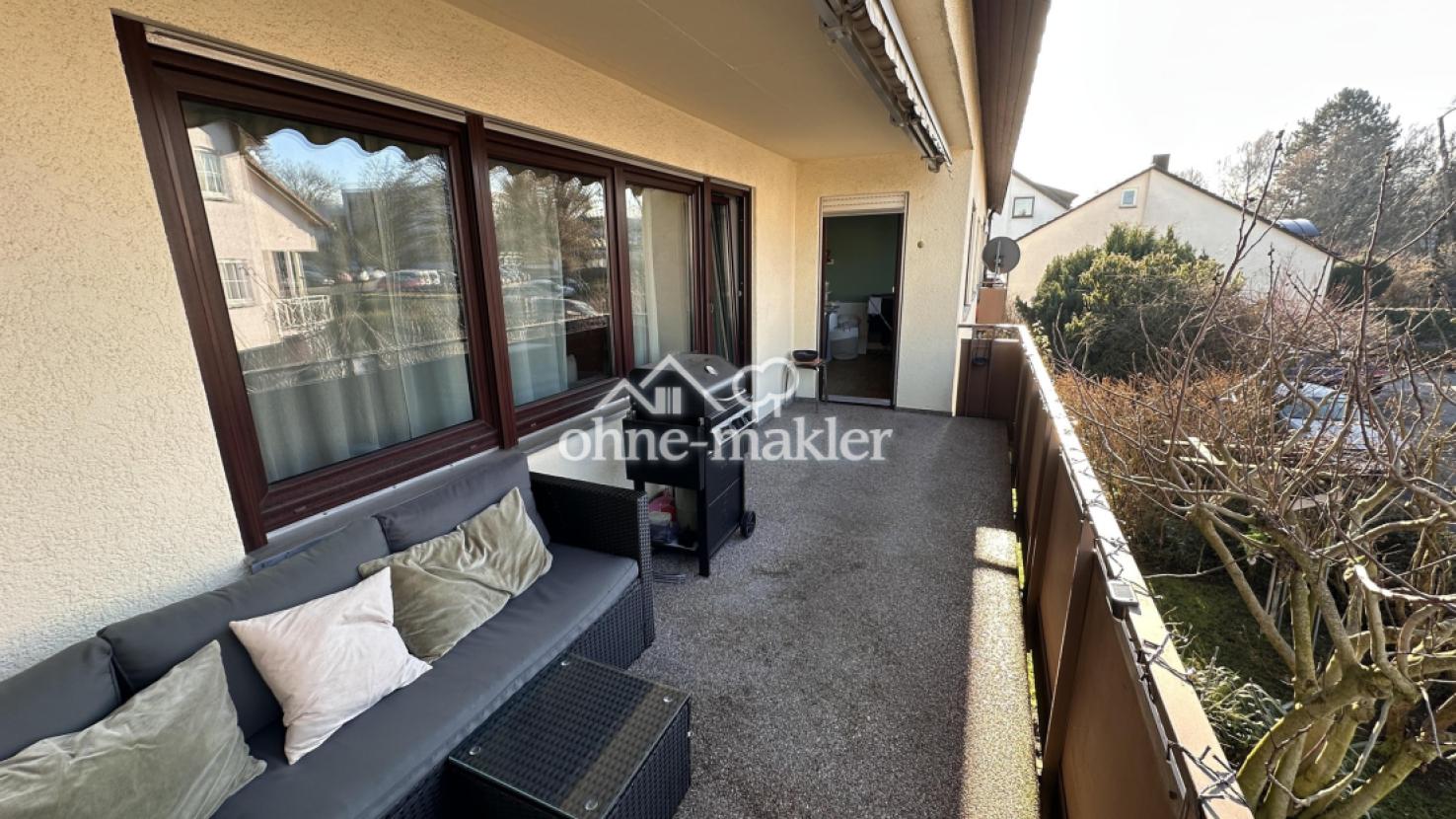 Balkon mit el. Markise