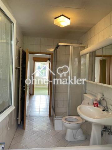 Wohnung EG Bad Flur Kind