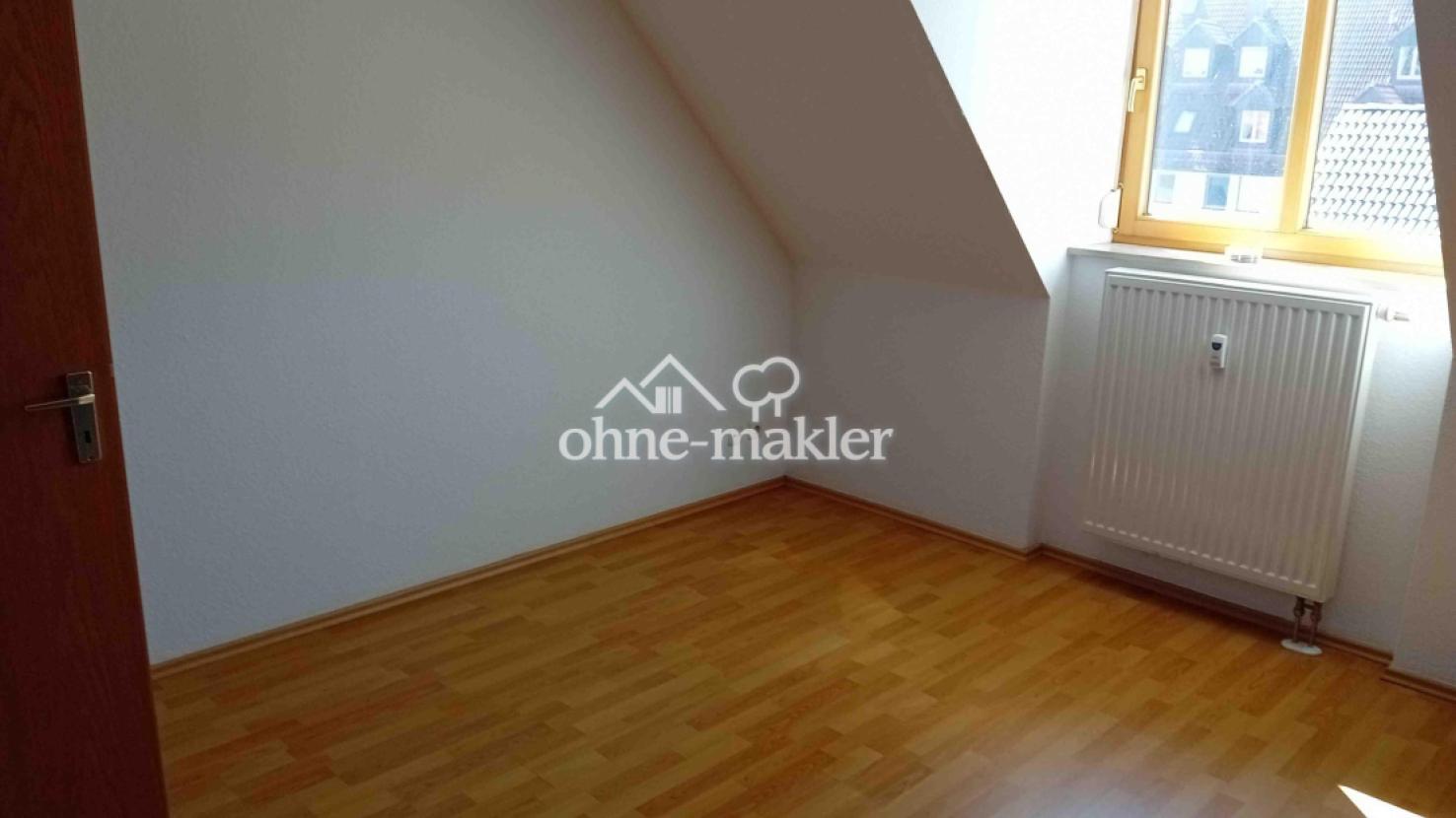 Schlafzimmer links