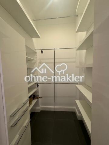 Begehbarer Kleiderschrank