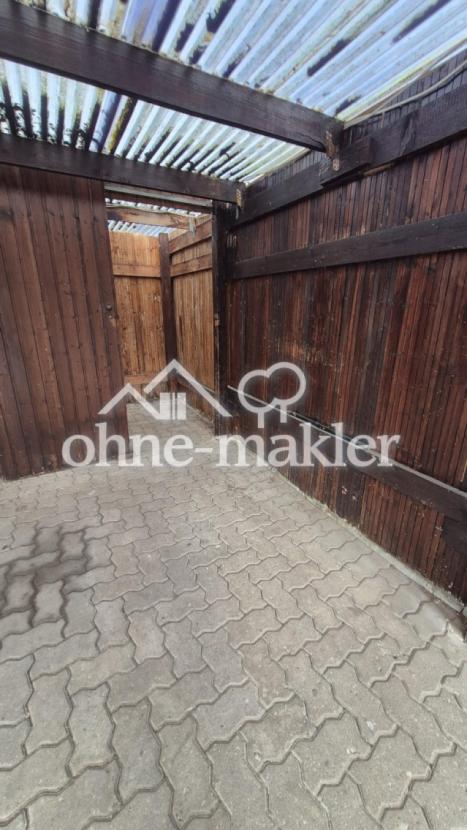 Carport mit Schuppen