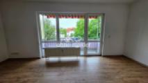 Wohnzimmer Blick zum Balkon