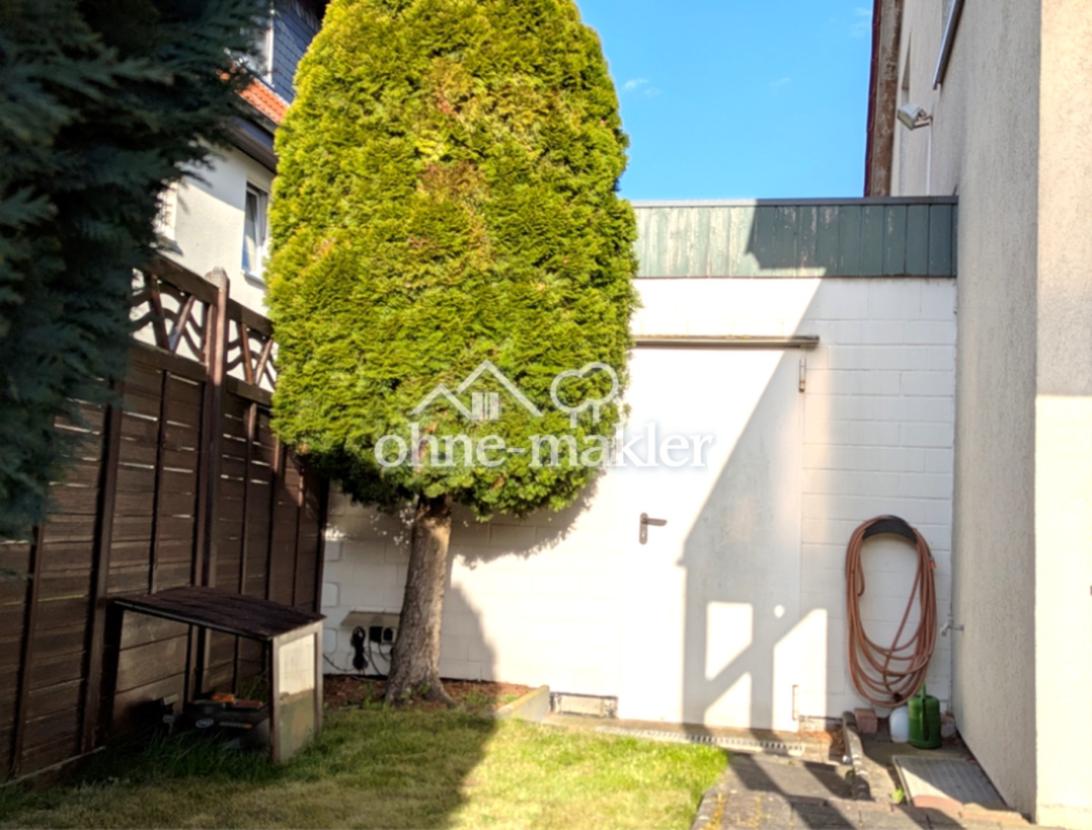 Garagenzugang vom Garten