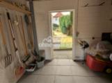 Garage mit Zugang zum Garten