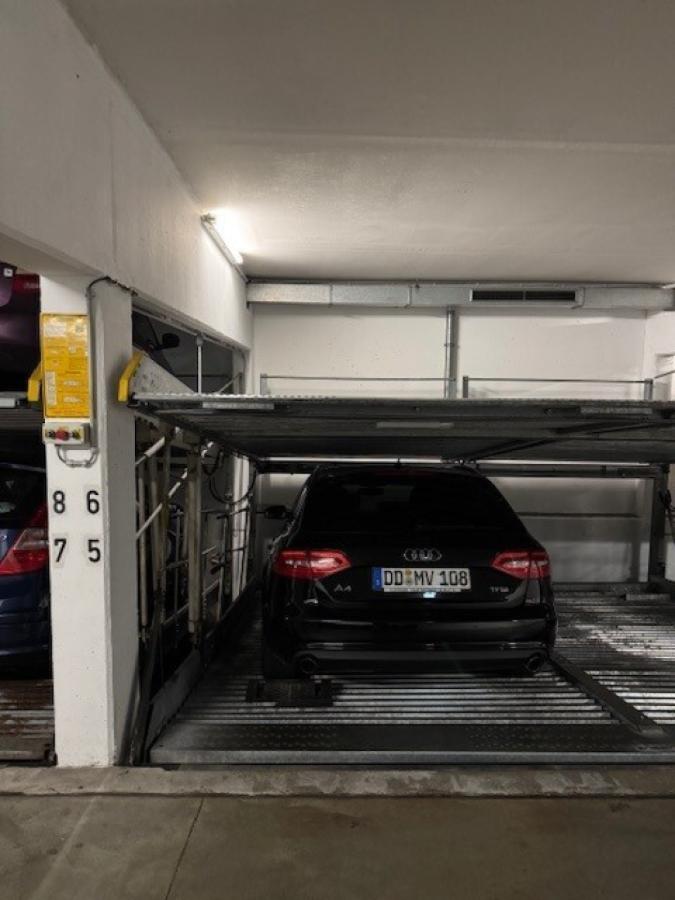 Tiefgaragenstellplatz