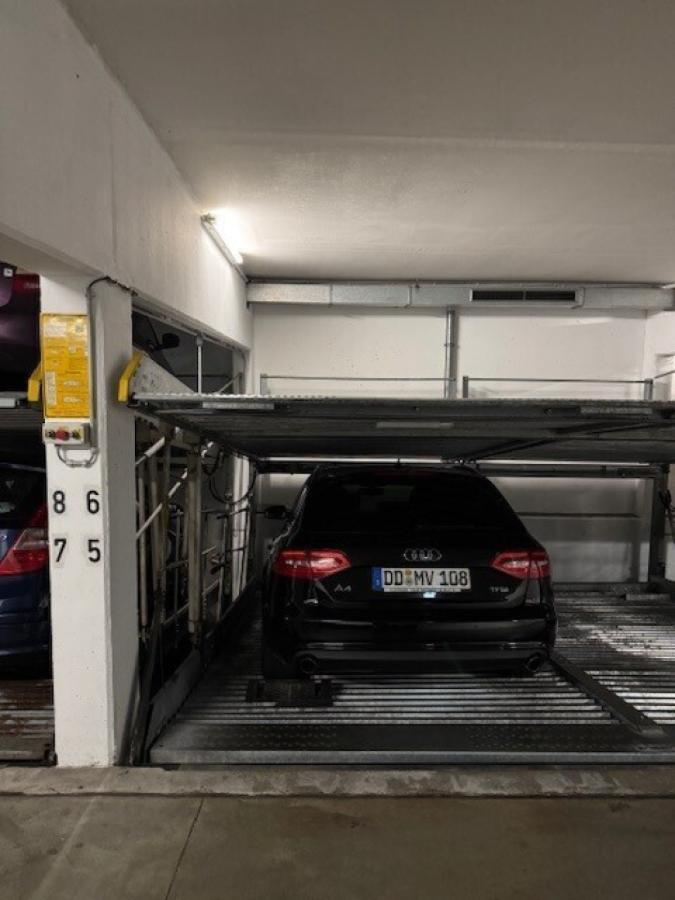 Tiefgaragenstellplatz