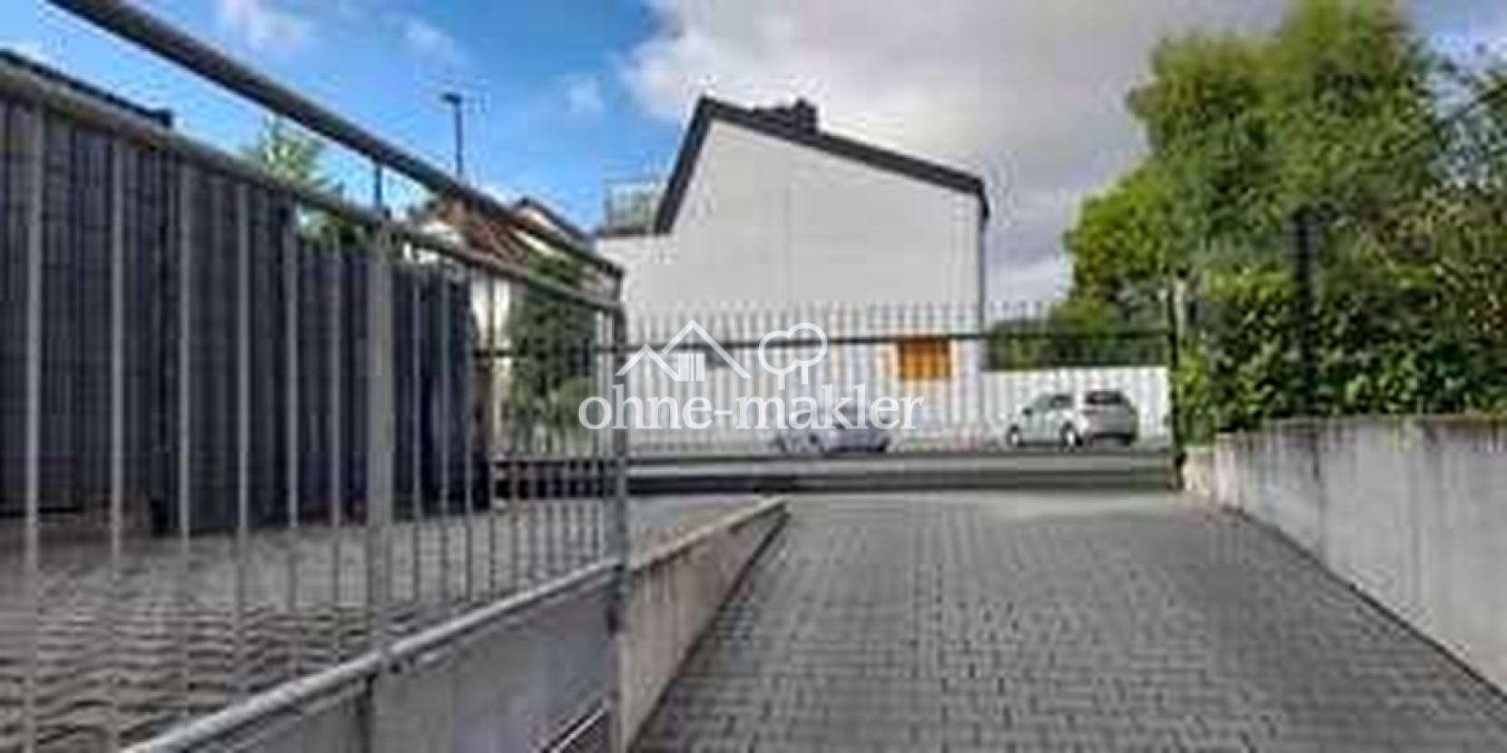 Tiefgarage Einfahrt