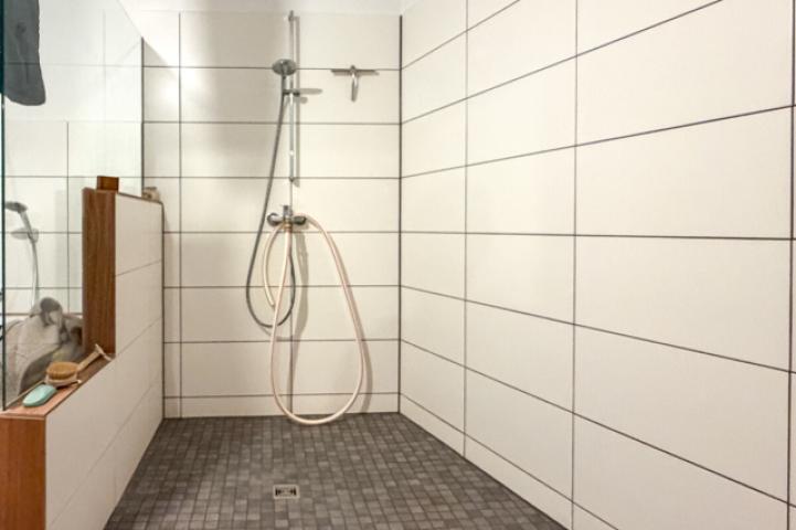 Dusche Hinterhaus