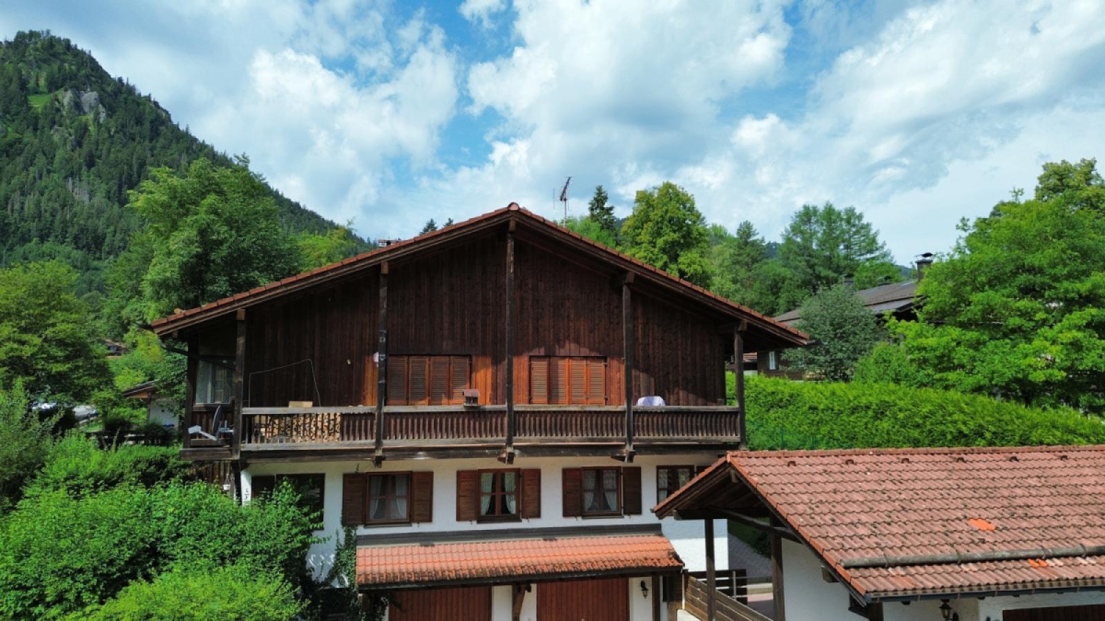 Ansicht mit Balkon
