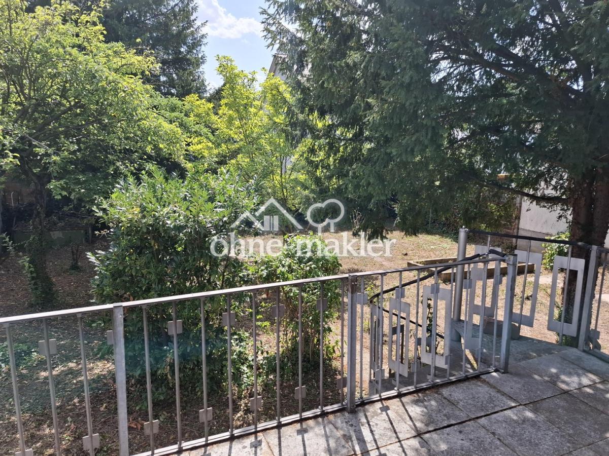 Terrasse mit Wendeltreppe
