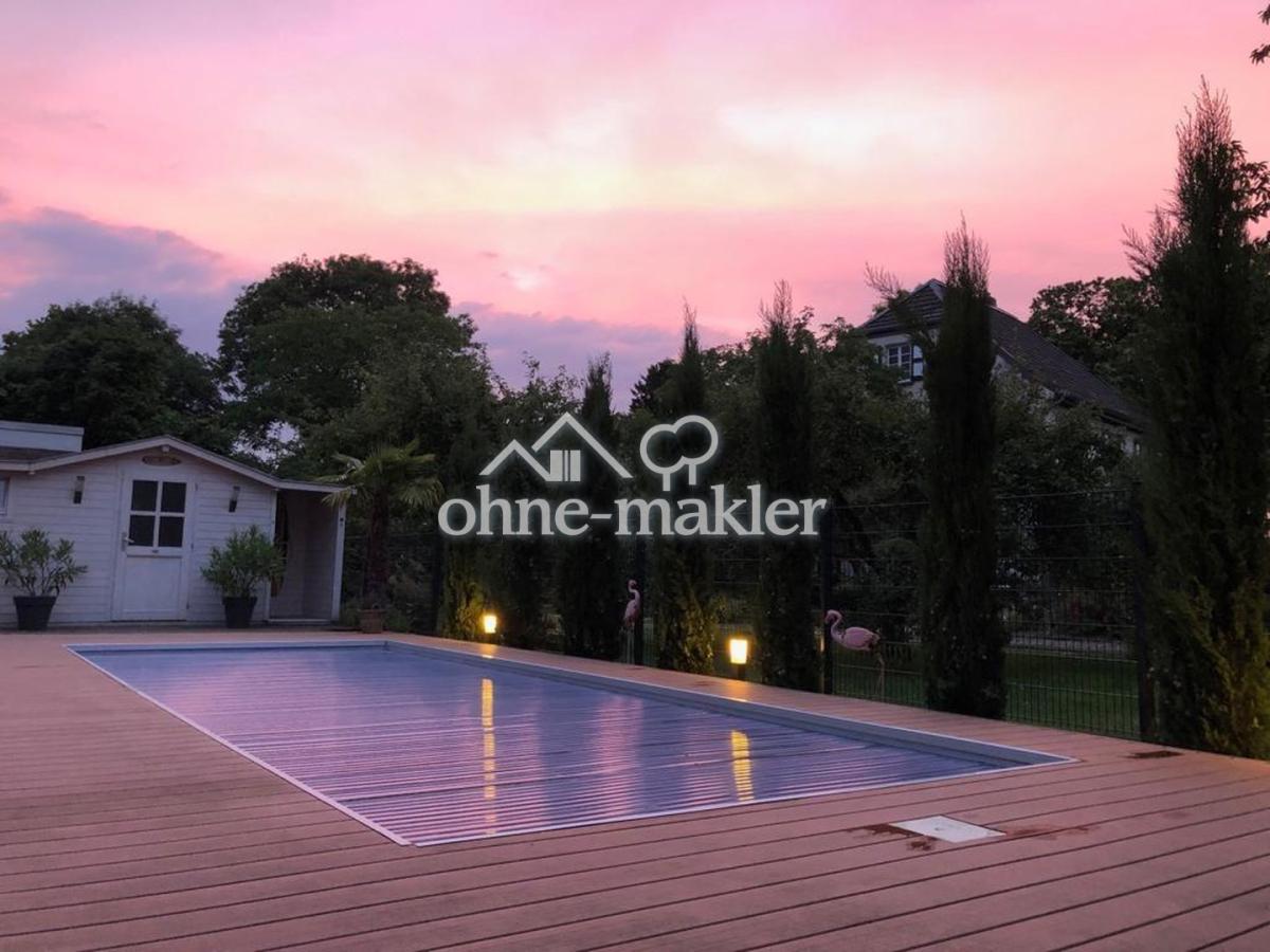 Ansicht Pool nachts