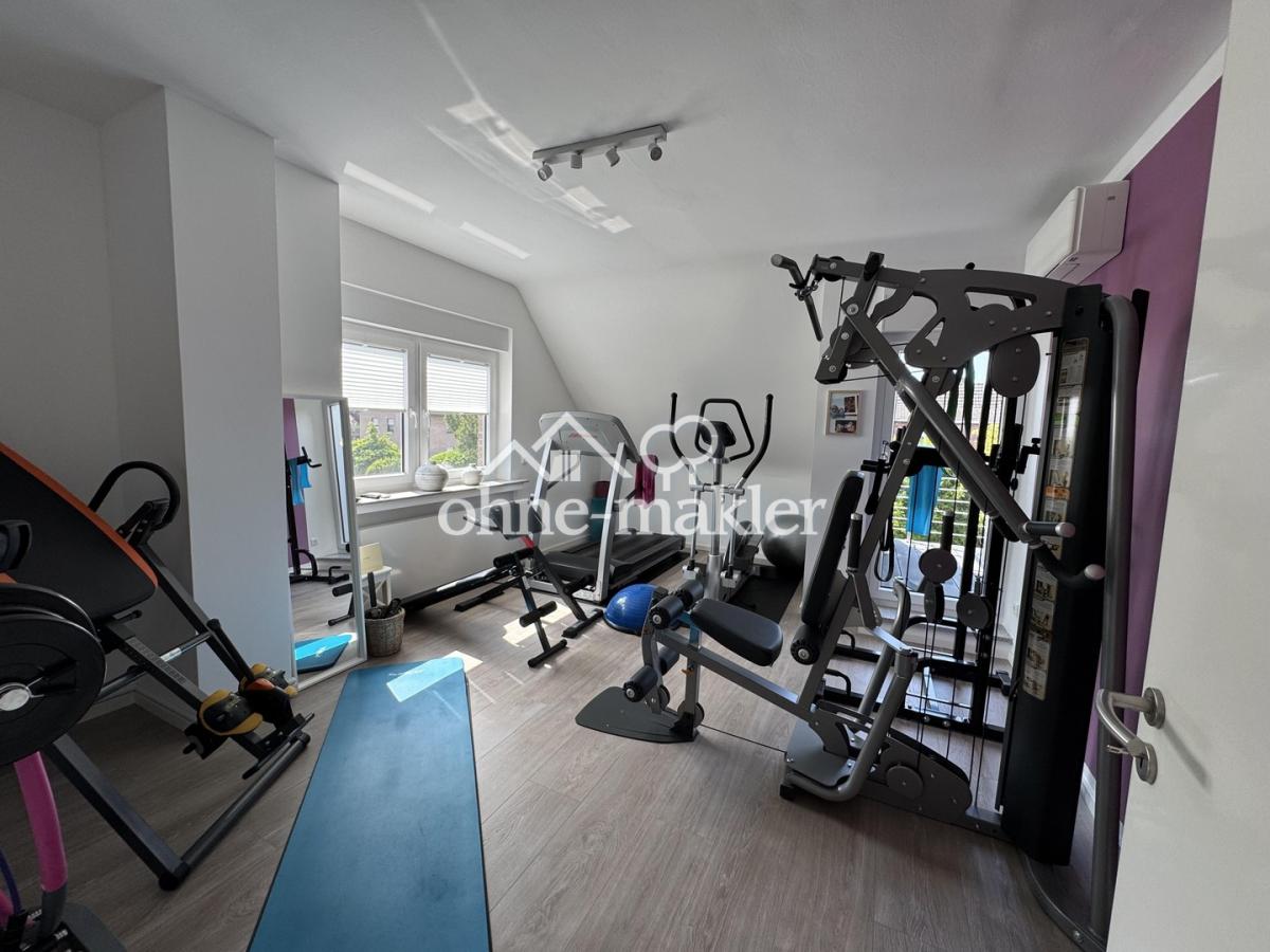 Wohnzimmer 1. OG (Fitness)