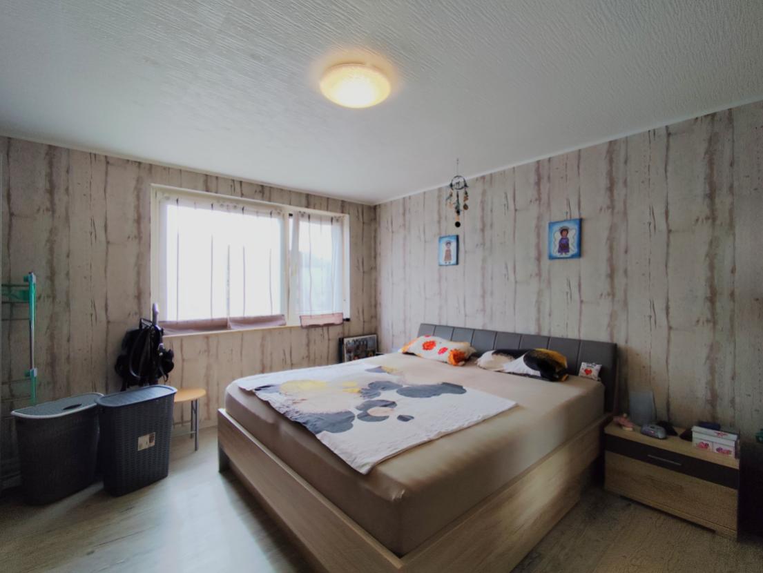 Schlafzimmer Ansicht 1