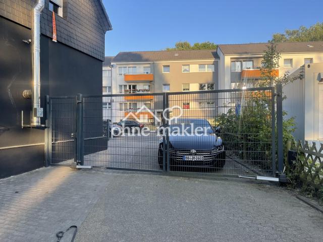 Garagenhof + elektrisches Tor