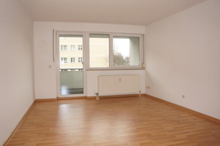 10WohnzimmermitBlickvomFlur