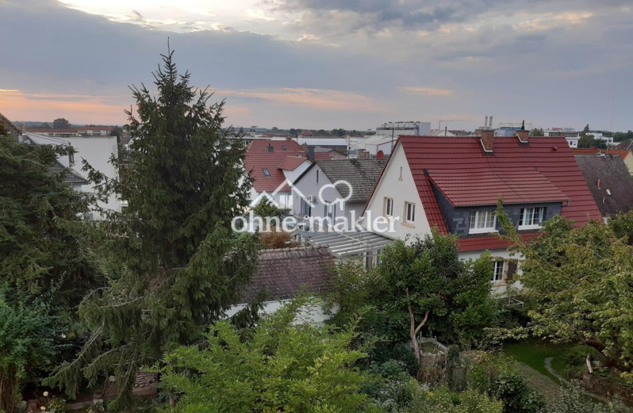 Blick aus Mansardfenster West