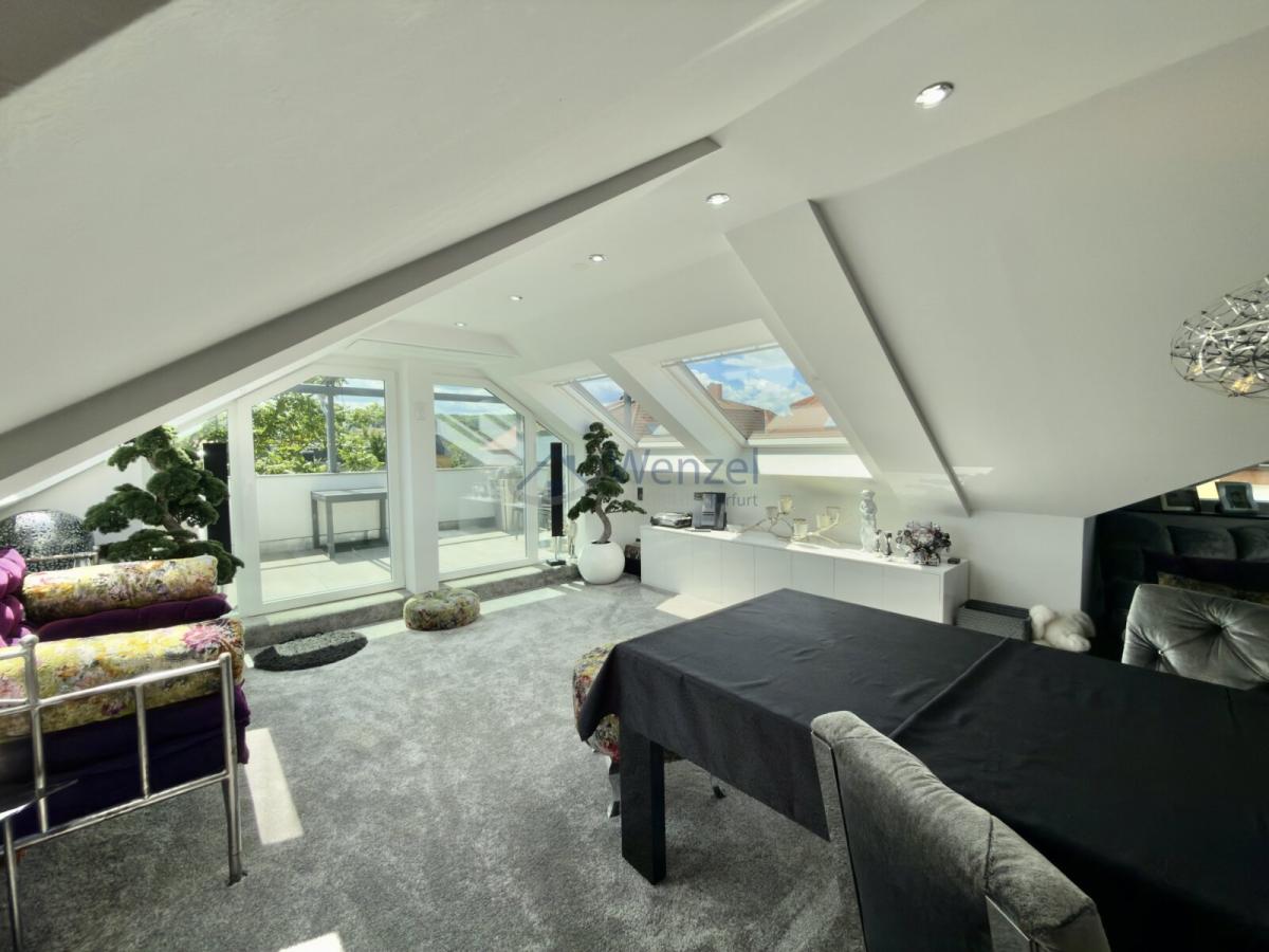 Dachgeschoss mit Galerie-Charakter und Dachterrassen-Zugang