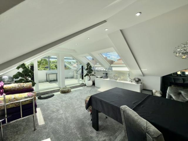 Dachgeschoss mit Galerie-Charakter und Dachterrassen-Zugang