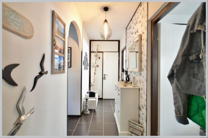 Gepflegter Eingangsbereich der Wohnung