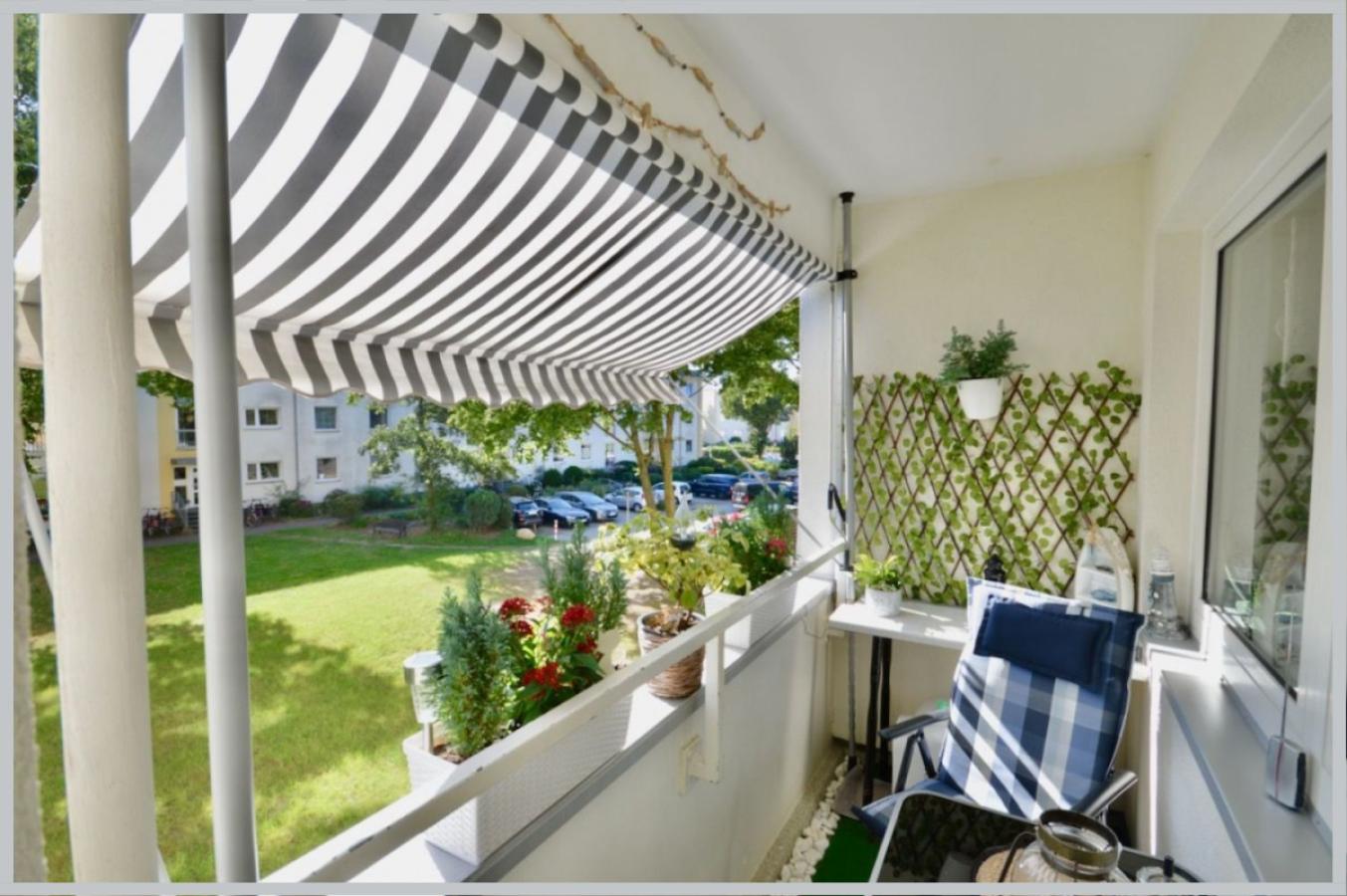 Sonniger Balkon