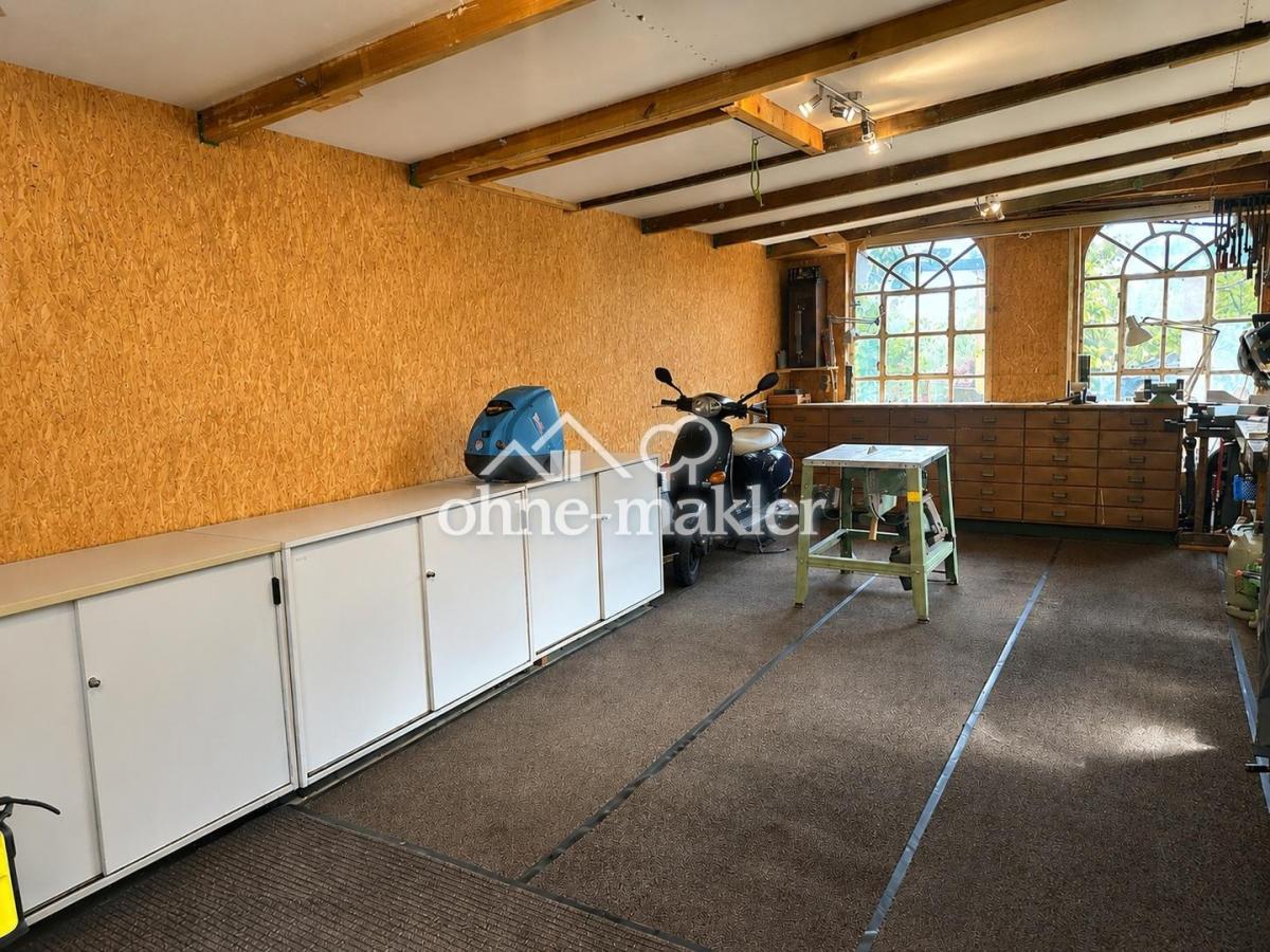 Seitenflügel2-Garage/Werkstatt
