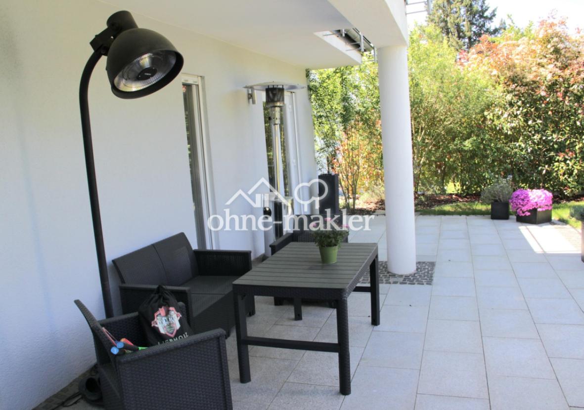 ebenerdige Terrasse