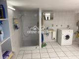 Hauswirtschaftsraum mit Dusche