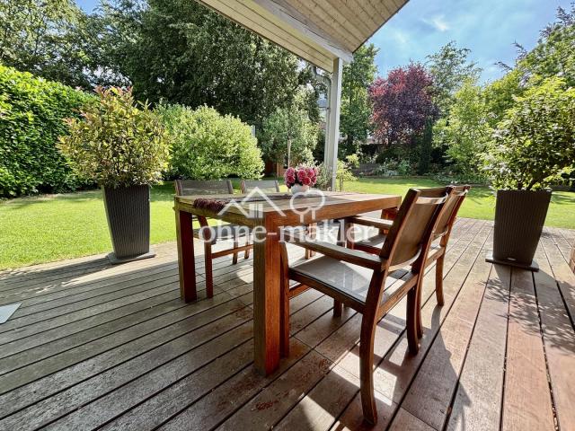 Terrasse mit Garten