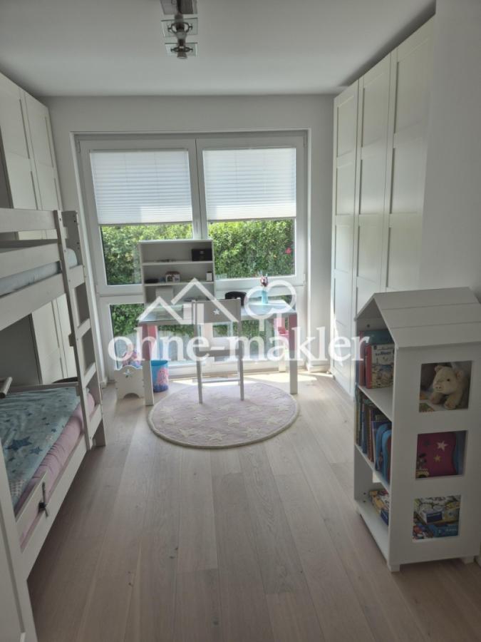 Arbeits- oder Kinderzimmer 3