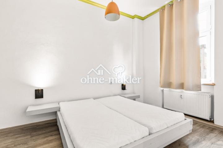 Schlafzimmer 1