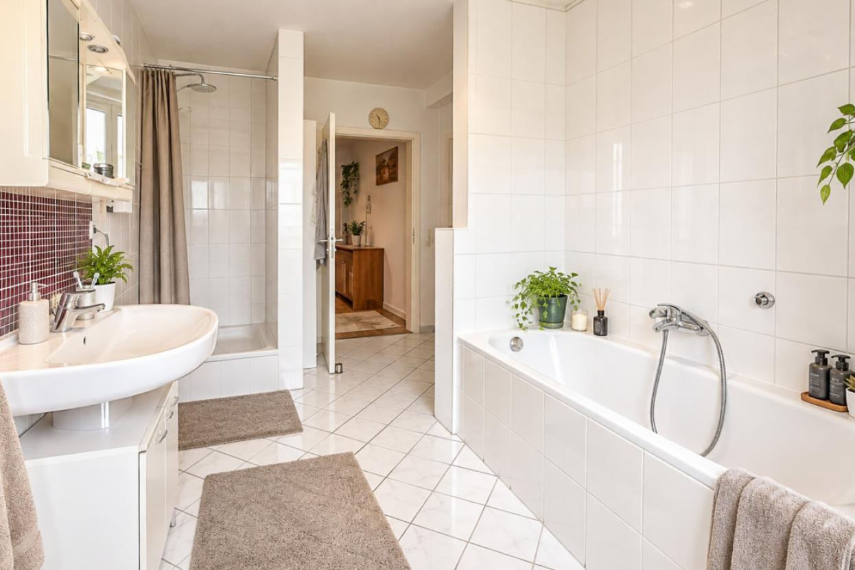 Bad Wohnung EG