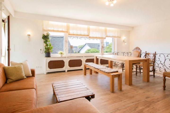 04 Wohnzimmer