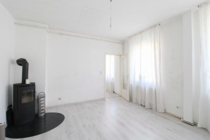 EG Zimmer mit Ofen