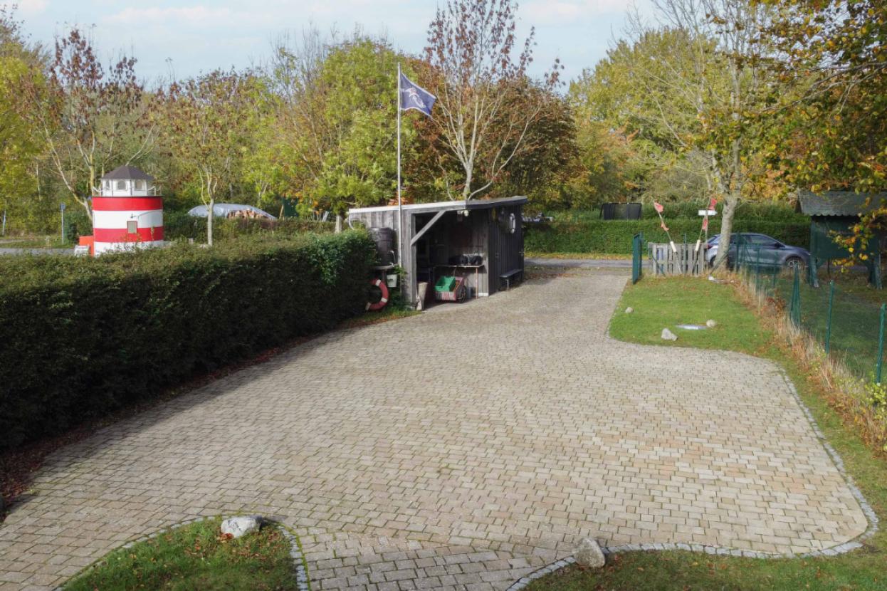 Großzügige Einfahrt