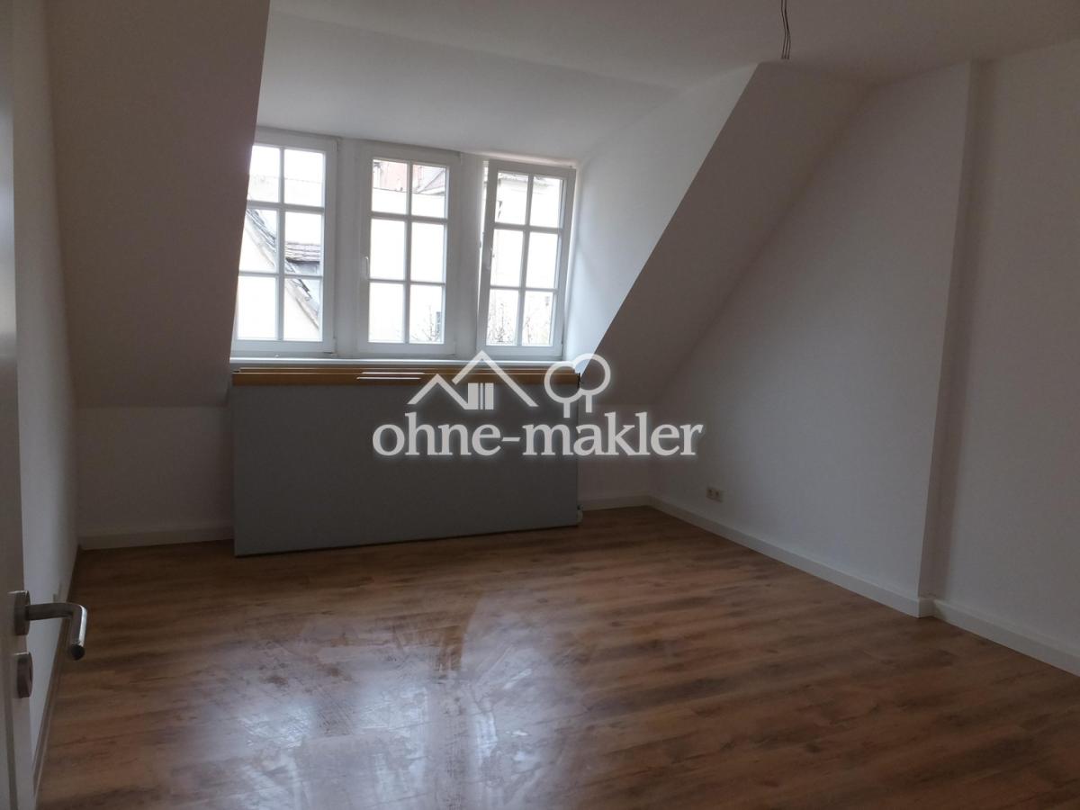 Zimmer 2 mit Dachschräge