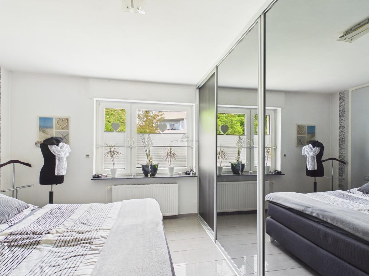 Schlafzimmer- Weyel Immobilien