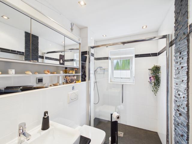 Badezimmer- Weyel Immobilien